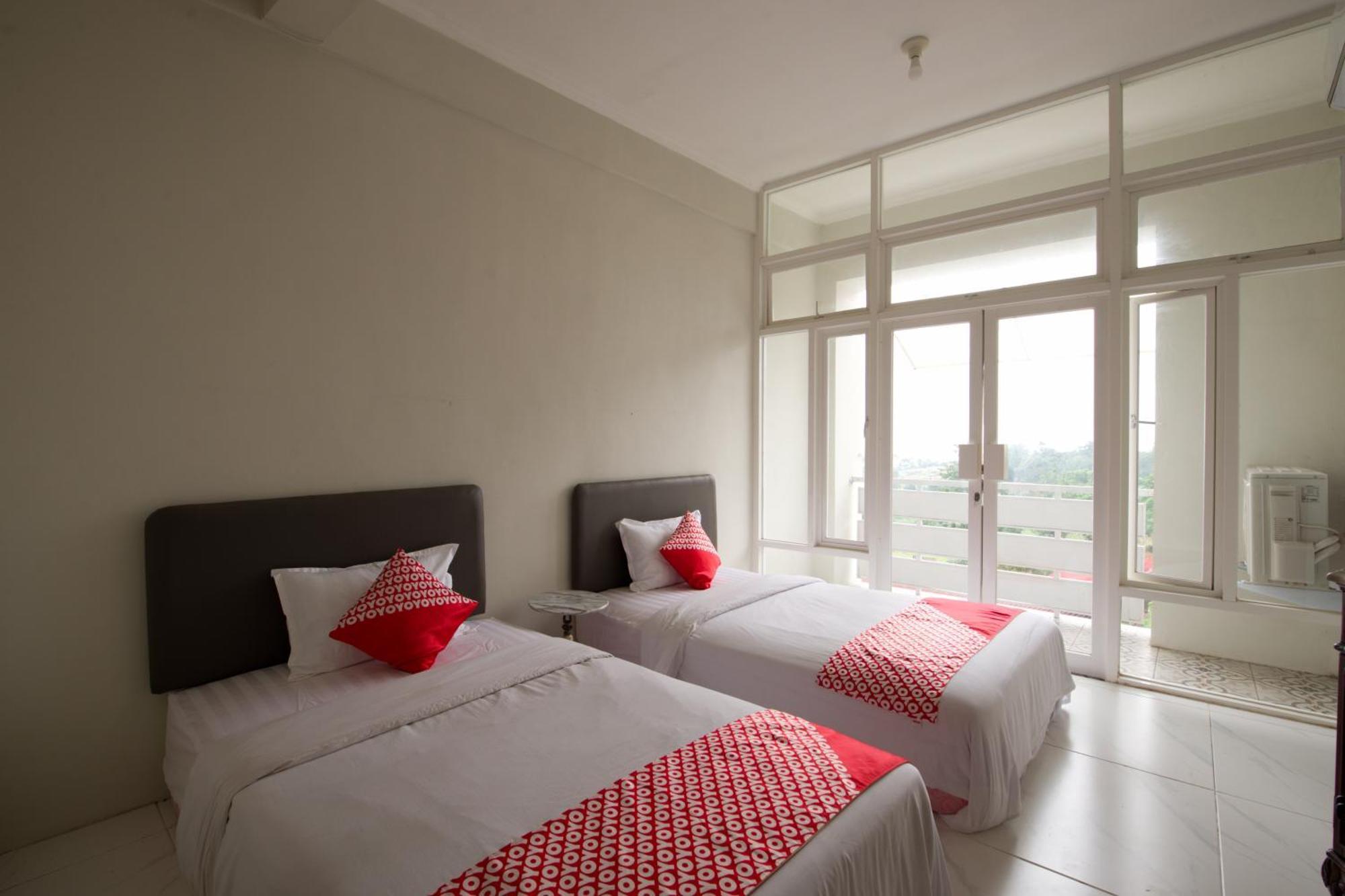 Capital O 3359 Pondok Wisata Jaden Trawas Mojokerto Exterior foto